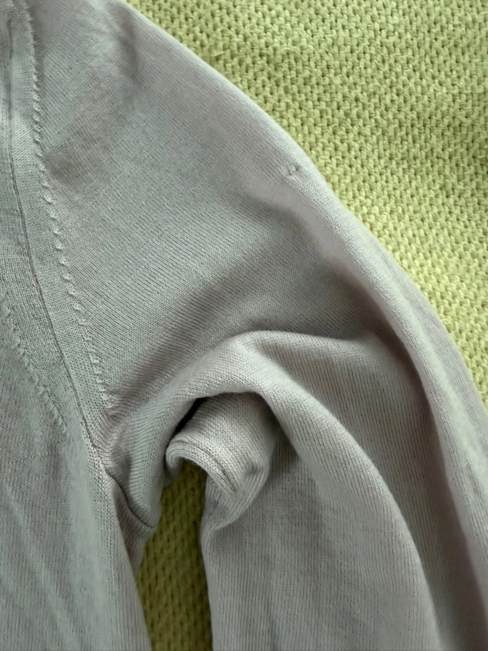 Banana Republic Mens Medium Pink 100% Merino Wool V-Neck Sweater 608685